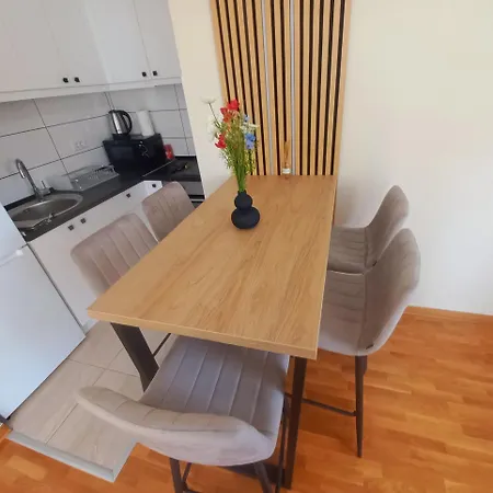 Royal Lux 아파트 *